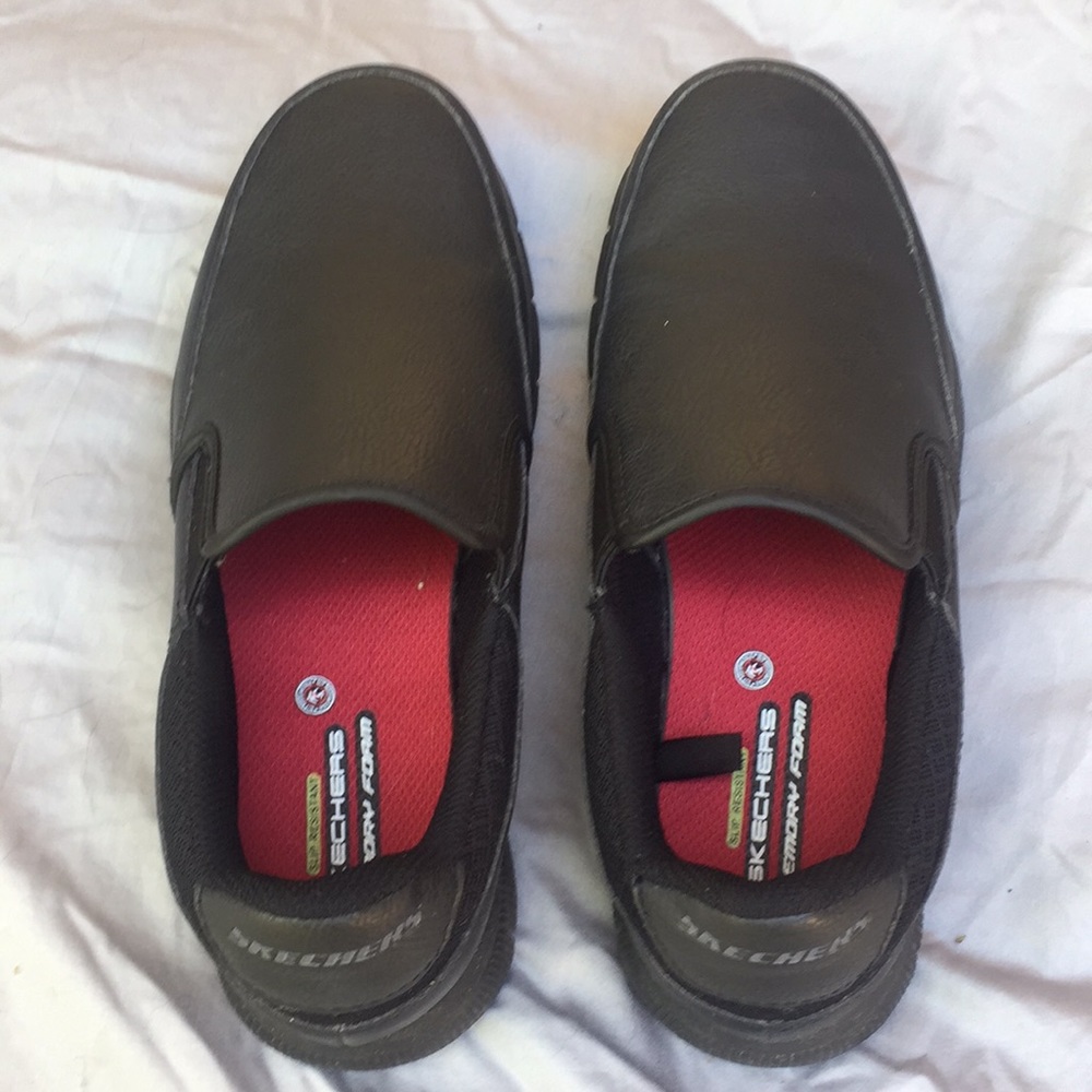 Solid Black Tennis Shoes
